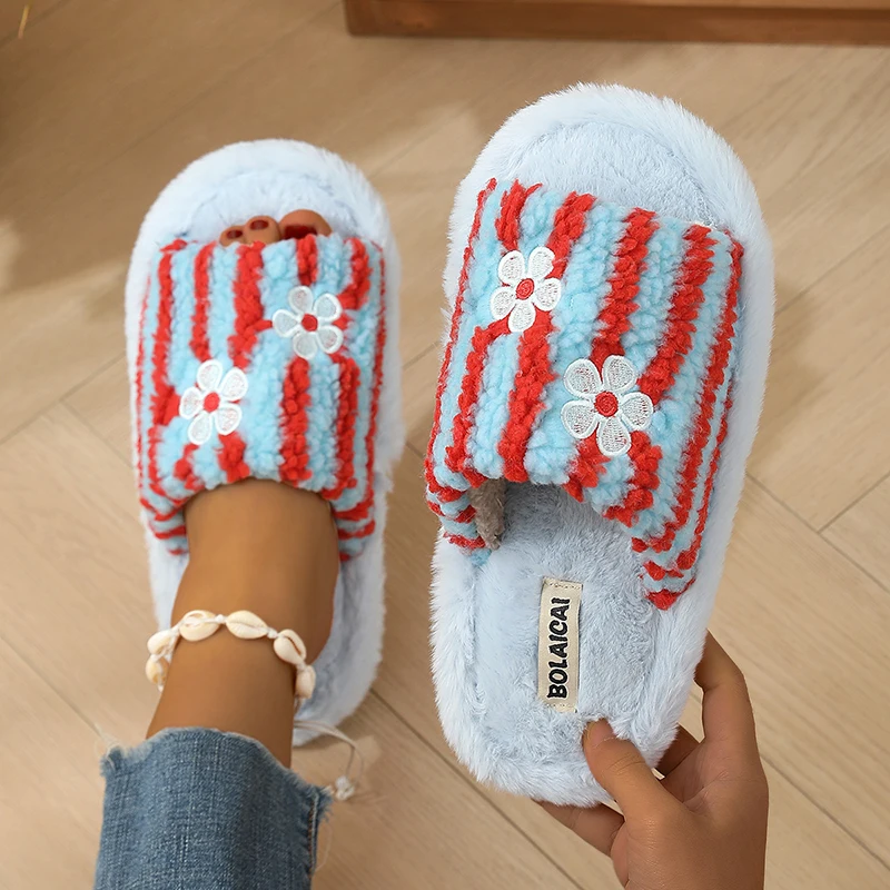 Pluszowe kapcie damskie z haft – Embroidery Garments recenzja i cena